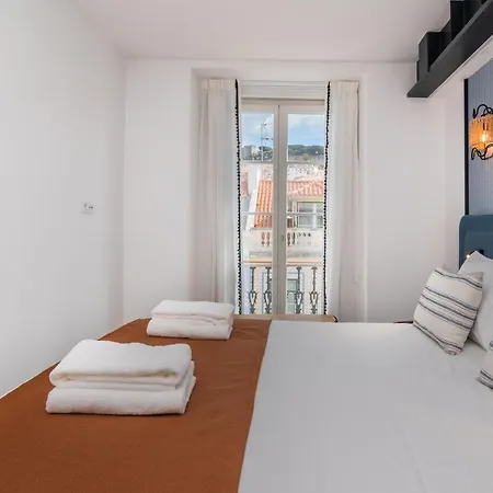Ando Living - Santa Justa 77 House Aparthotel