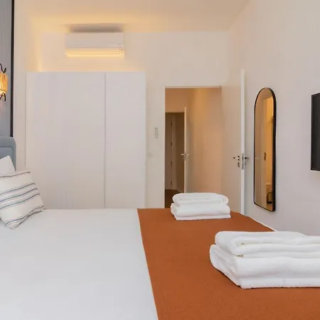 Ando Living - Santa Justa 77 House * Lizbona