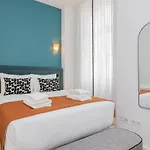 Ξενοδοχείο με διαμερίσματα Ando Living - Santa Justa 77 House 4*