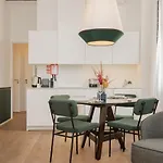 Appart hôtel Ando Living - Santa Justa 77 House