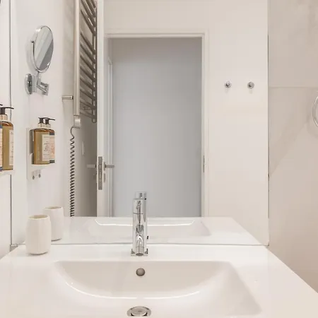 Ando Living - Santa Justa 77 House