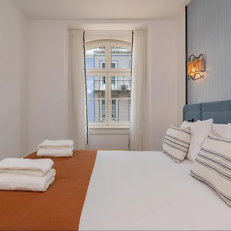 Ando Living - Santa Justa 77 House Lisbon
